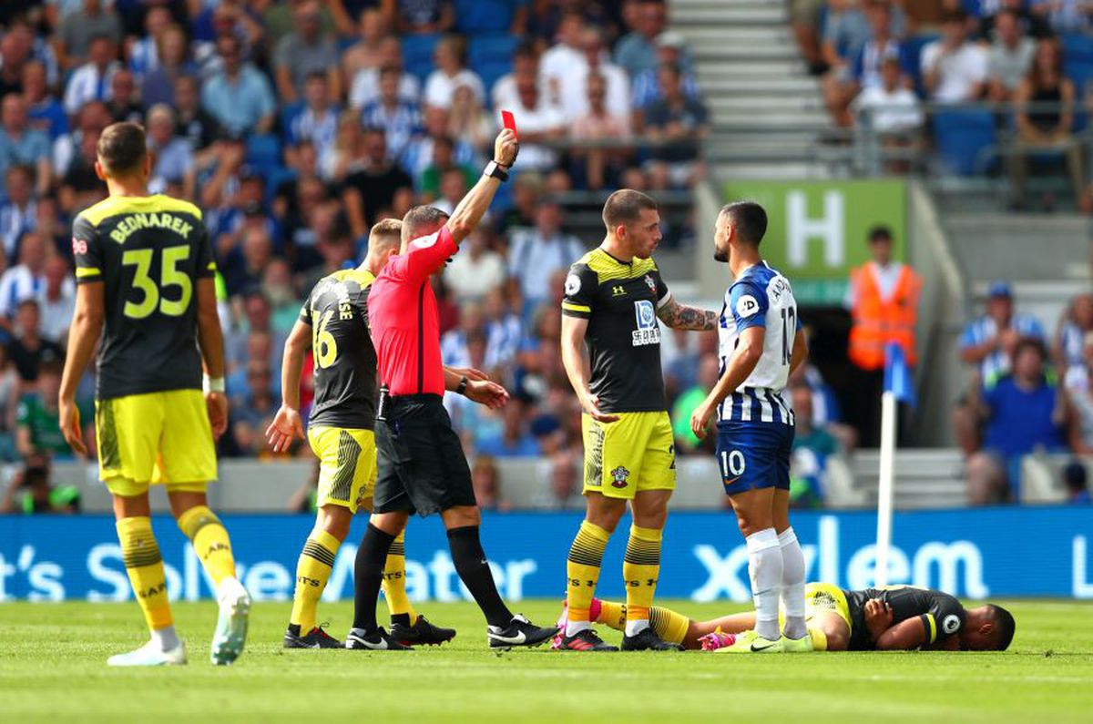 BRIGHTON - SOUTHAMPTON // FOTO + VIDEO Florin Andone a primit „ROȘU” direct și a ajuns ținta criticilor: „Oribil! Fault de cinci roșii, e un rupător de picioare”