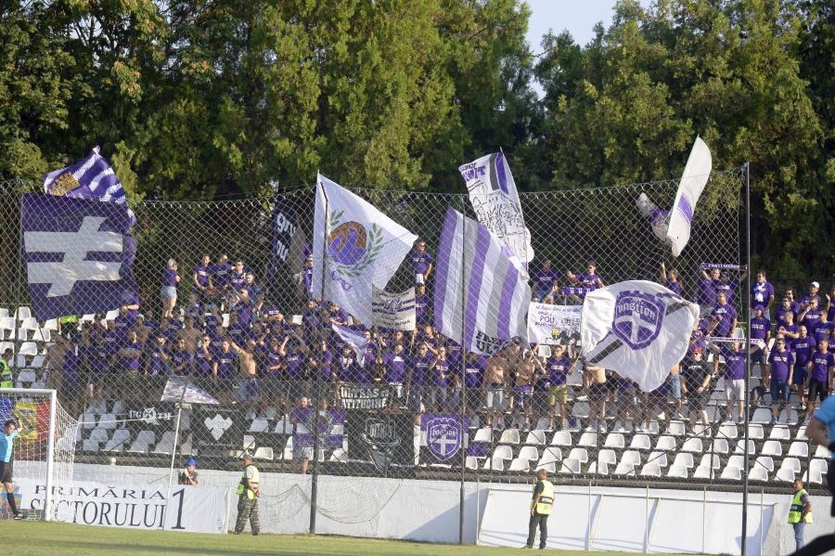 LIGA 2 // FOTO ACUM se joacă Rapid - ASU Poli, derby-ul etapei: start în  „Regie”, într-o atmosferă superbă