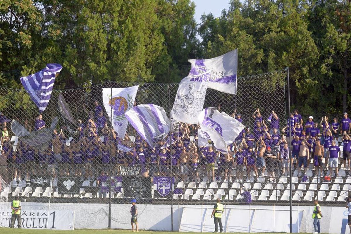 LIGA 2 // FOTO ACUM se joacă Rapid - ASU Poli, derby-ul etapei: start în  „Regie”, într-o atmosferă superbă