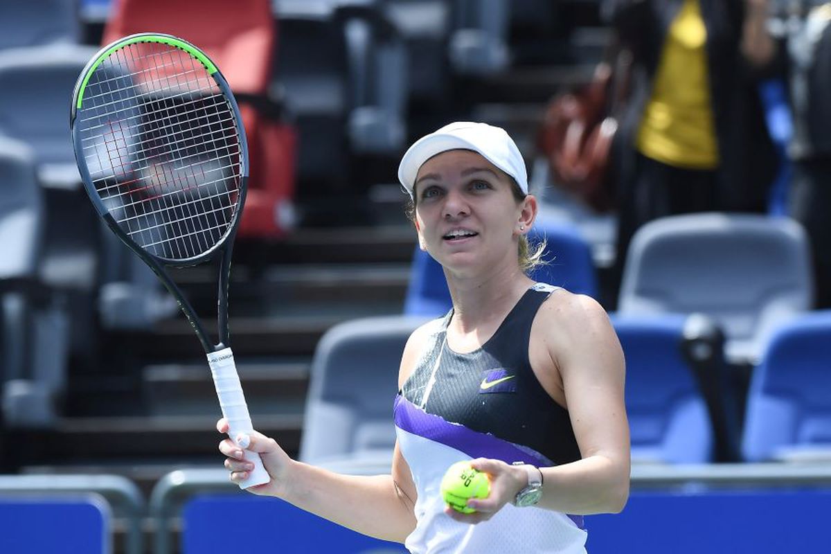 FOTO+VIDEO Simona Halep a trecut categoric de Barbora Strycova și s-a calificat în „optimi” la Wuhan!