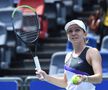 FOTO+VIDEO Simona Halep a trecut categoric de Barbora Strycova și s-a calificat în „optimi” la Wuhan!