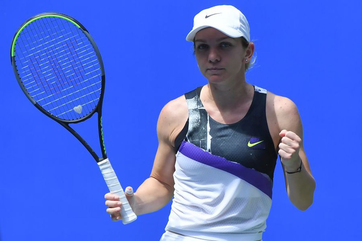 FOTO+VIDEO Simona Halep a trecut categoric de Barbora Strycova și s-a calificat în „optimi” la Wuhan!