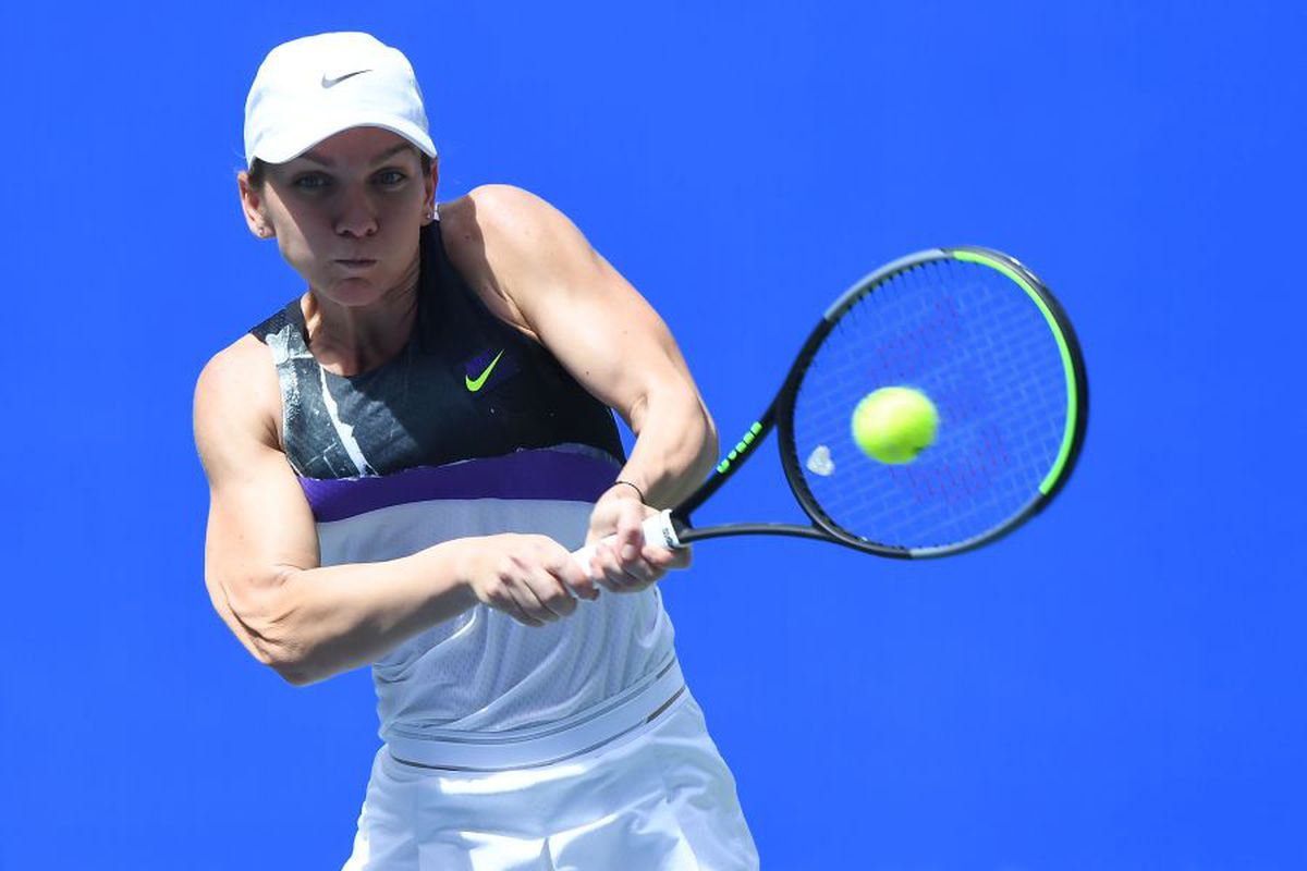 FOTO+VIDEO Simona Halep a trecut categoric de Barbora Strycova și s-a calificat în „optimi” la Wuhan!