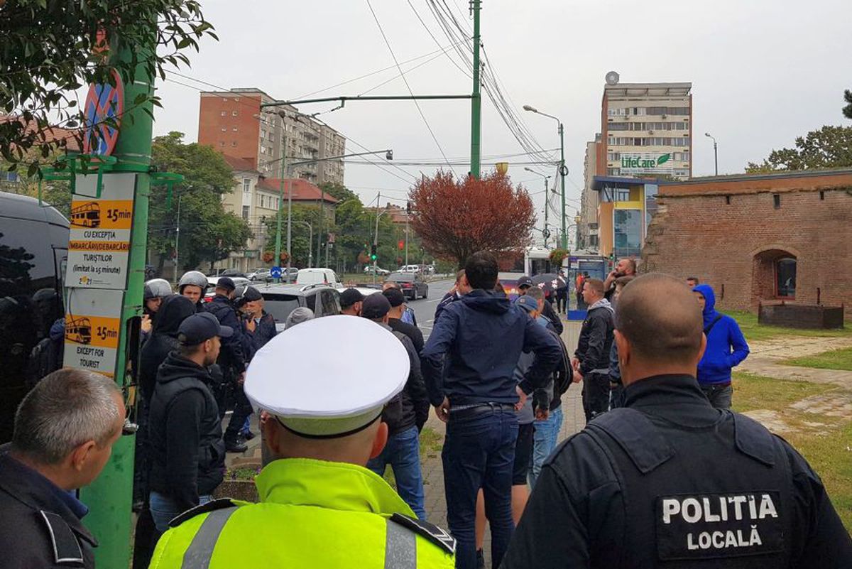 UTA - DINAMO // VIDEO + FOTO Incidente șocante! Fanii lui Dinamo și cei ai lui Poli, ciocniri violente în centrul Timișoarei: „Erau într-o stare de turbare, mi-au vandalizat mașina”