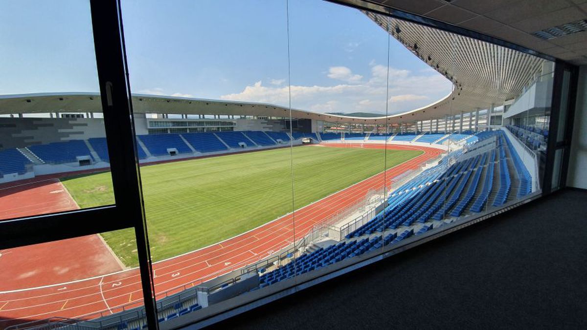 PANDURII TG. JIU - U CLUJ 0-1 // FOTO + VIDEO S-a inaugurat superstadionul din Târgu Jiu » Imagini senzaționale de la primul meci