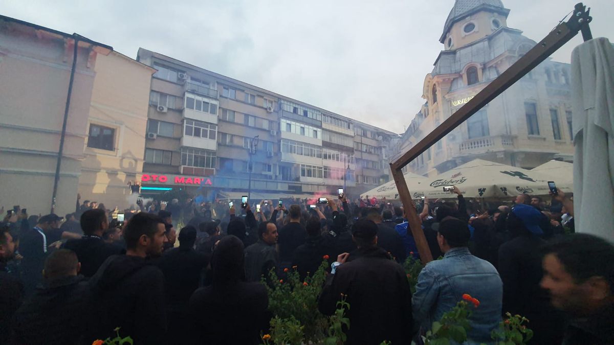 FC U CRAIOVA - U CLUJ // VIDEO Fanii lui FC U Craiova au făcut show! Spectacol făcut de olteni în oraș