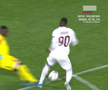 RENNES - CFR CLUJ // GALERIE FOTO Trebuia CFR Cluj să primească penalty? Portarul lui Rennes a primit ROȘU după ce l-a faultat pe Lacina Traore, la marginea careului de 16 metri