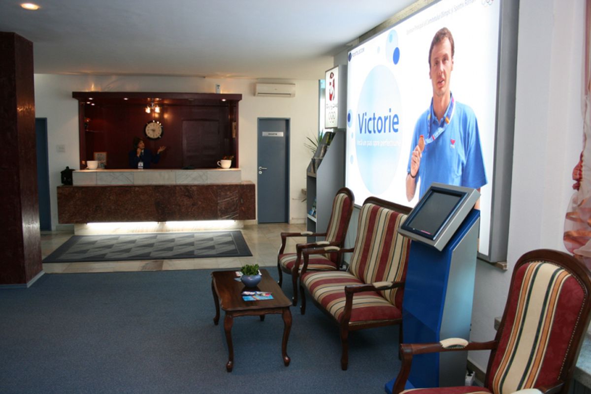 Tupeu de fost secretar general MTS și viitor prefect de Gorj » Cristinel Rujan, petrecere la mare cu gașca pe banii statului