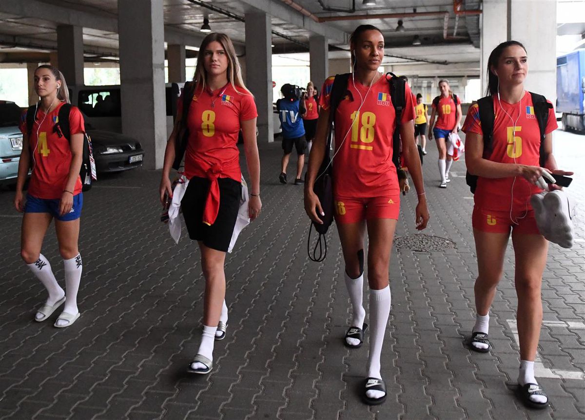 VIDEO+FOTO Victorie superbă a României la Campionatul European de volei, 3-1 cu Ungaria! 3.000 de maghiari au fluierat „Deșteaptă-te, române”