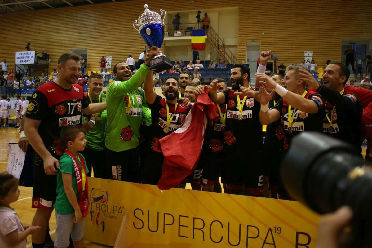 HANDBAL / GALERIE FOTO+VIDEO Dinamo a cucerit Supercupa la handbal masculin! De ce dă Federația în judecată