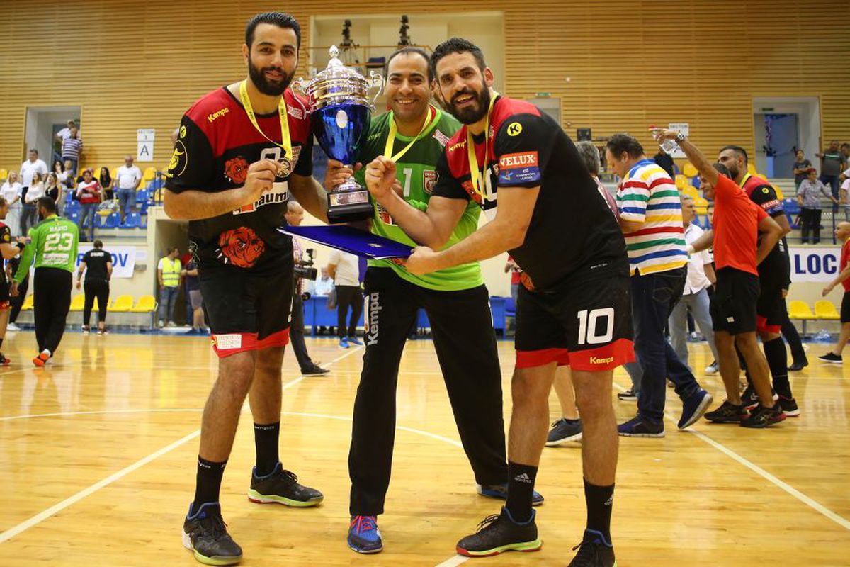 Galerie handbal Dinamo - Poli