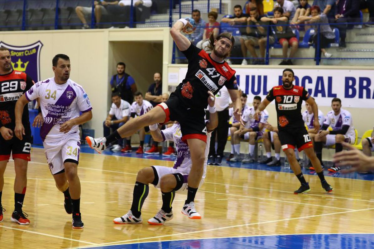 Galerie handbal Dinamo - Poli