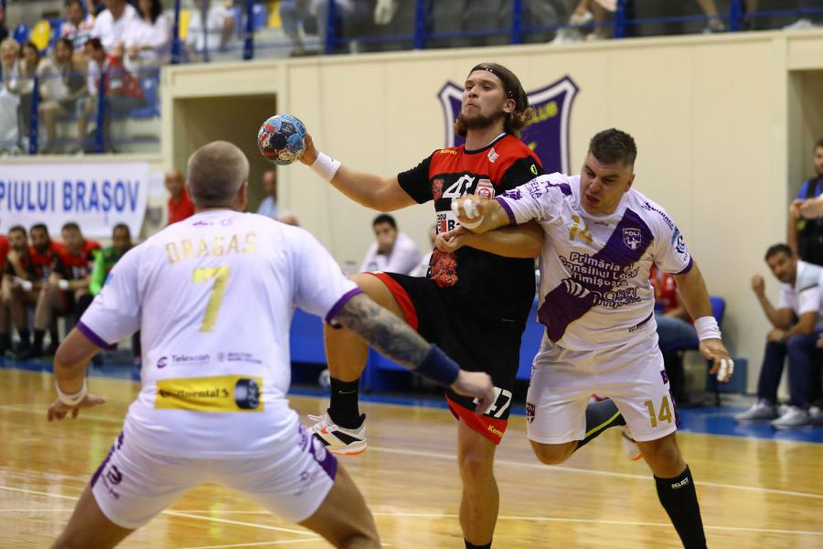 Galerie handbal Dinamo - Poli