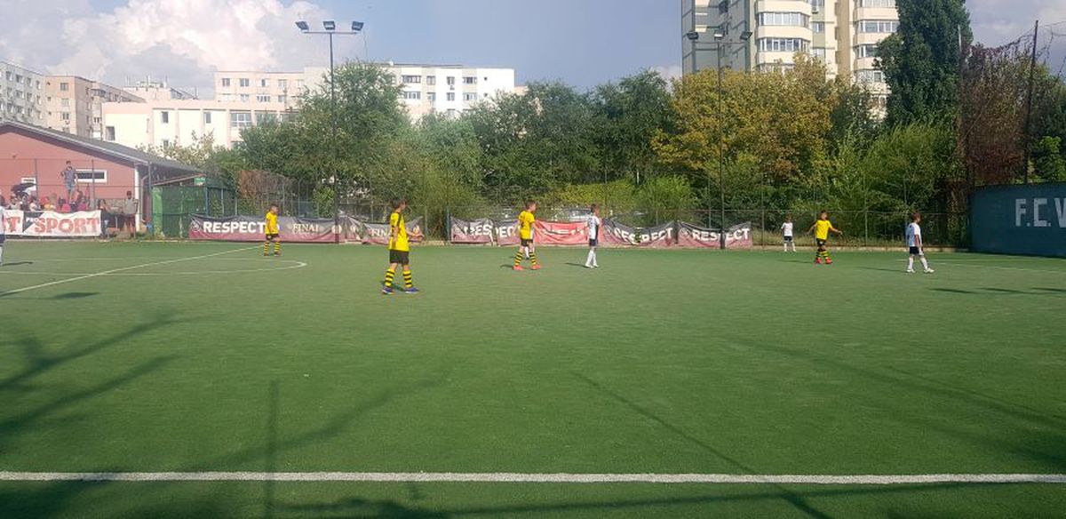 VIDEO + FOTO EXCLUSIV Până acum câteva zile, Bogdan Argeș Vintilă antrena copii de 9 ani! „E pe disciplină, face treabă la FCSB, dacă e lăsat”