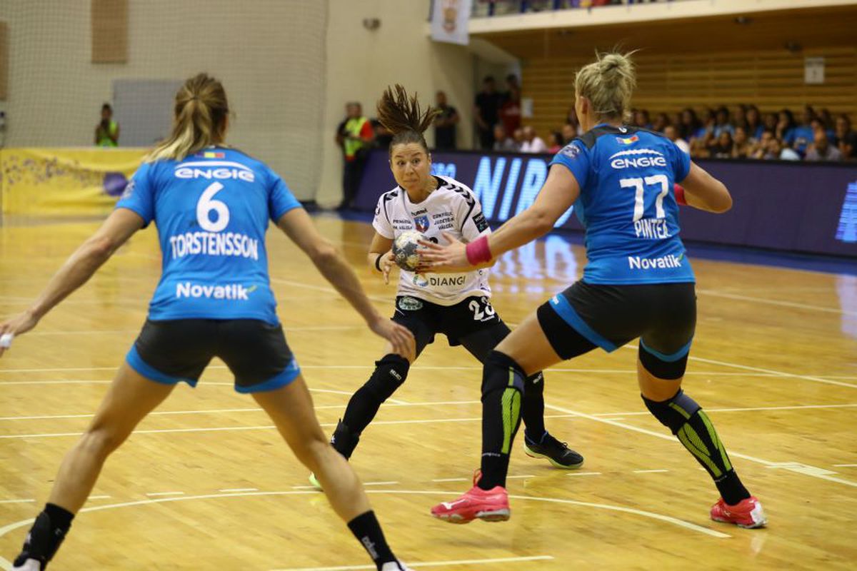 GALERIE FOTO CSM București predă o lecție celor de la SCM Râmnicu Vâlcea și câștigă Supercupa României