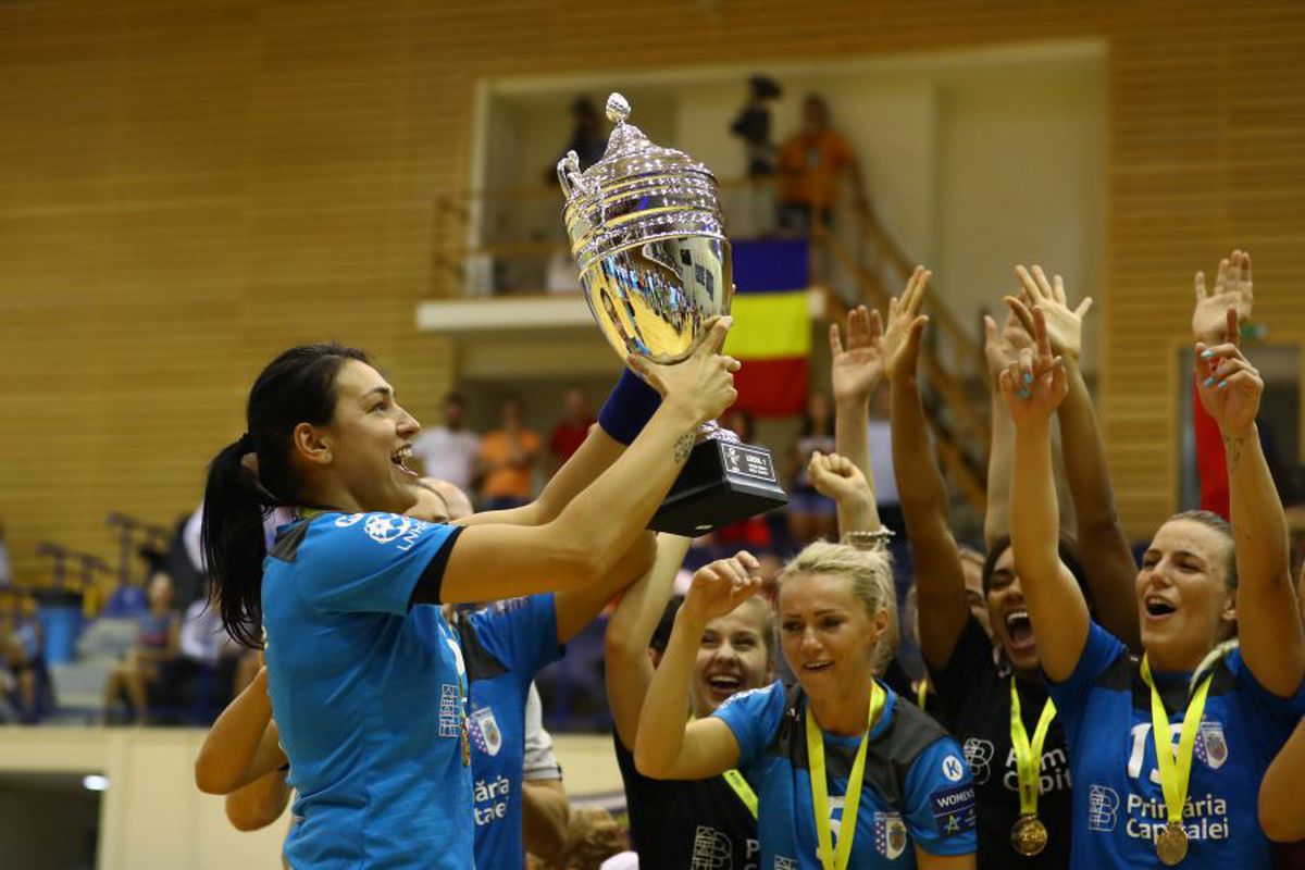 GALERIE FOTO CSM București predă o lecție celor de la SCM Râmnicu Vâlcea și câștigă Supercupa României