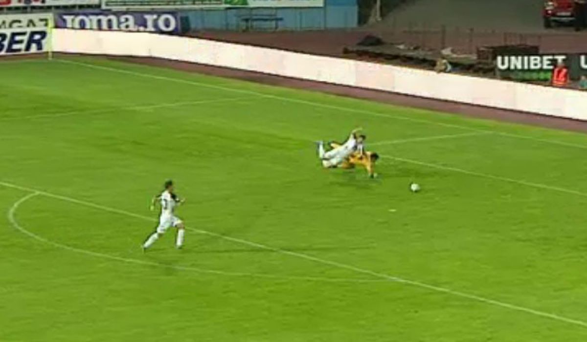 VIDEO De ce nu a luat Cristi Bălgrădean cartonaș roșu la faza primului penalty