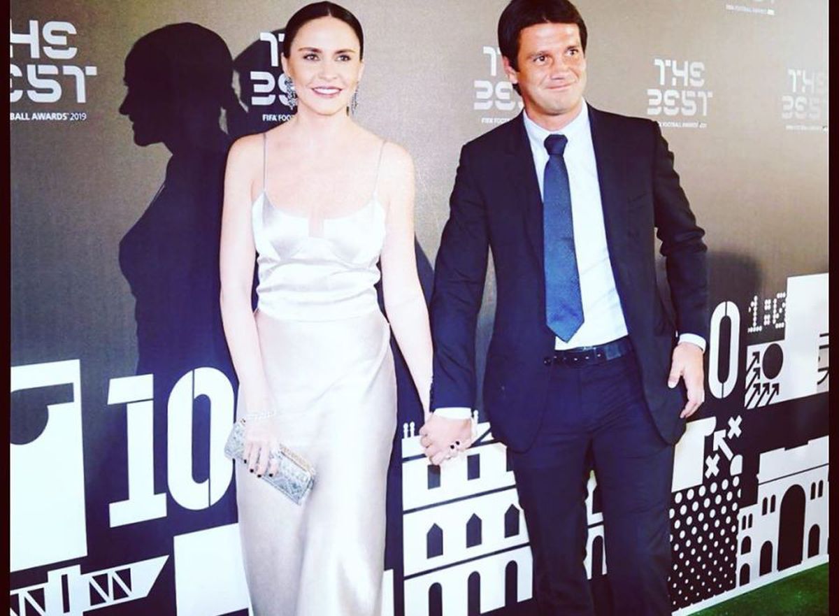 FOTO Cristi Chivu și Adelina au strălucit la Gala Fifa The Best » Soțiile jucătorilor au întors toate privirile la evenimentul de la Milano