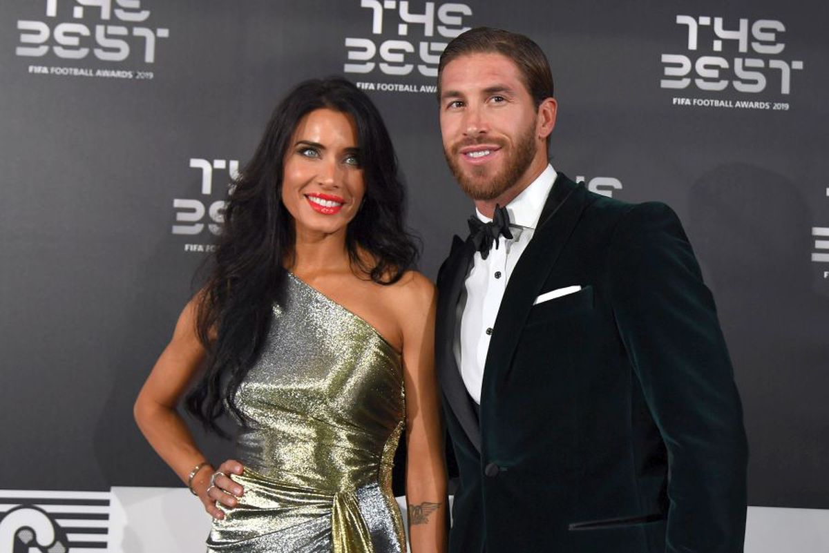 GALERIE FOTO Adelina și Cristi Chivu au strălucit la Gala Fifa The Best » Soțiile jucătorilor au întors toate privirile la evenimentul de la Milano