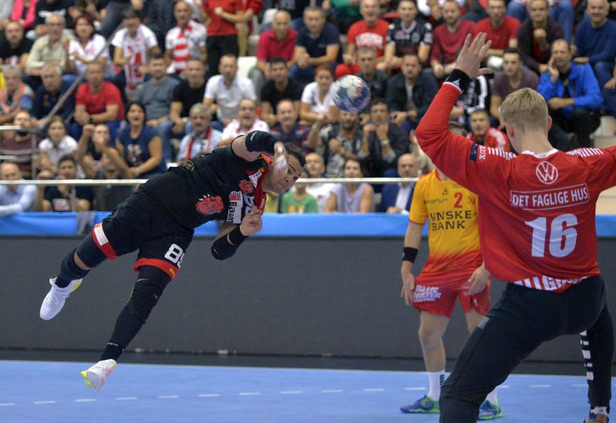 Dinamo - GOG Gudme 35-28 » VIDEO+FOTO Roș-albii înving în derby-ul cu GOG Gudme și sunt lideri în grupa din Liga Campionilor