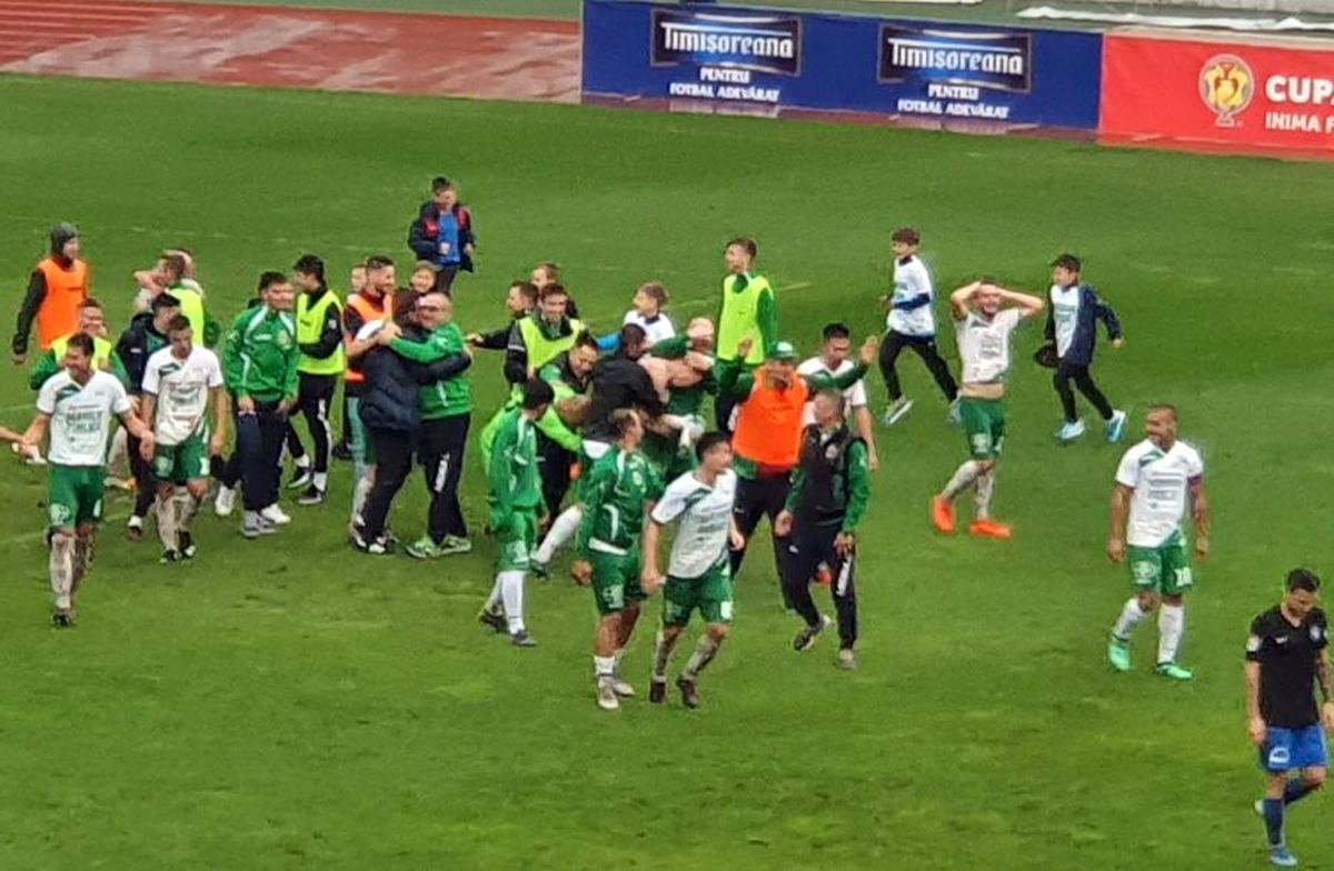 SĂNĂTATEA CLUJ - VIITORUL 1-0 // FOTO Cronică Justin Gafiuc: „Ce virus în grădiniță! Unii jucători și-ar dori să nu dea ochii cu Hagi pentru 5 vieți”