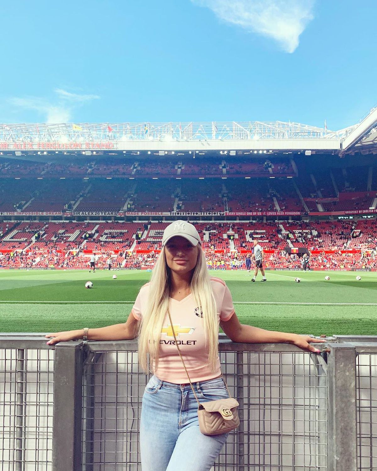 GALERIE FOTO Cea mai hot fană a lui Manchester United a încins imaginația „diavolilor”