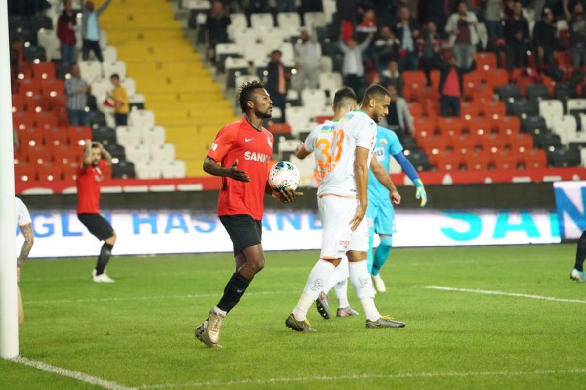 GAZIANTEP - ALANYASPOR 1-1 // VIDEO + FOTO Formația lui Șumudică revine în fața liderului din Turcia! Cum a celebrat antrenorul
