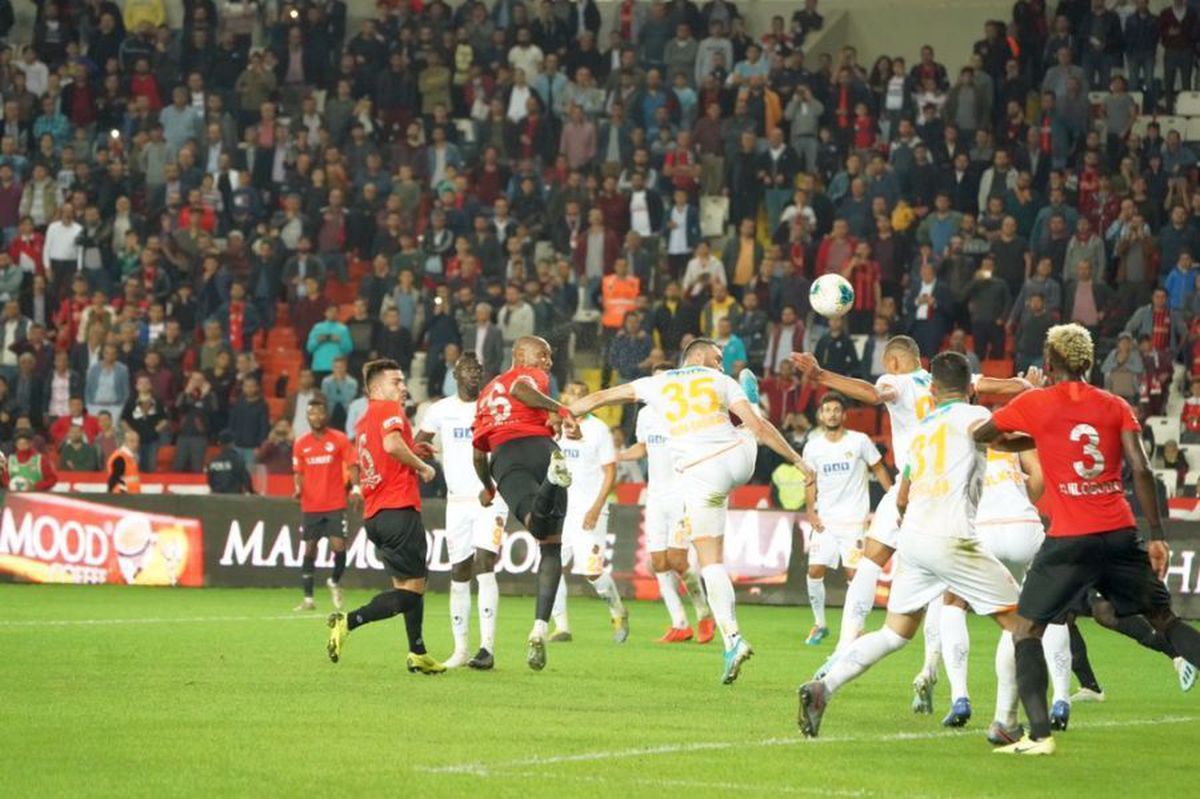 GAZIANTEP - ALANYASPOR 1-1 // VIDEO + FOTO Formația lui Șumudică revine în fața liderului din Turcia! Cum a celebrat antrenorul