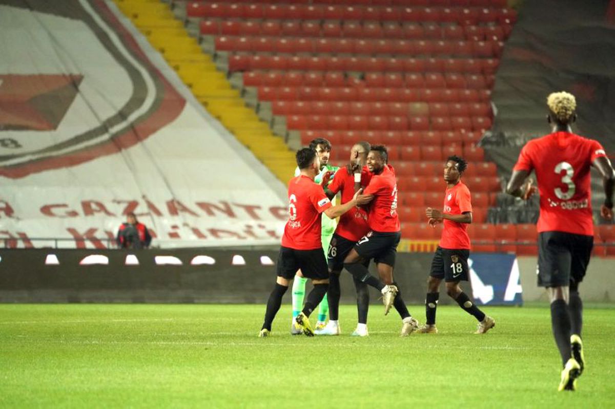 GAZIANTEP - ALANYASPOR 1-1 // VIDEO + FOTO Formația lui Șumudică revine în fața liderului din Turcia! Cum a celebrat antrenorul