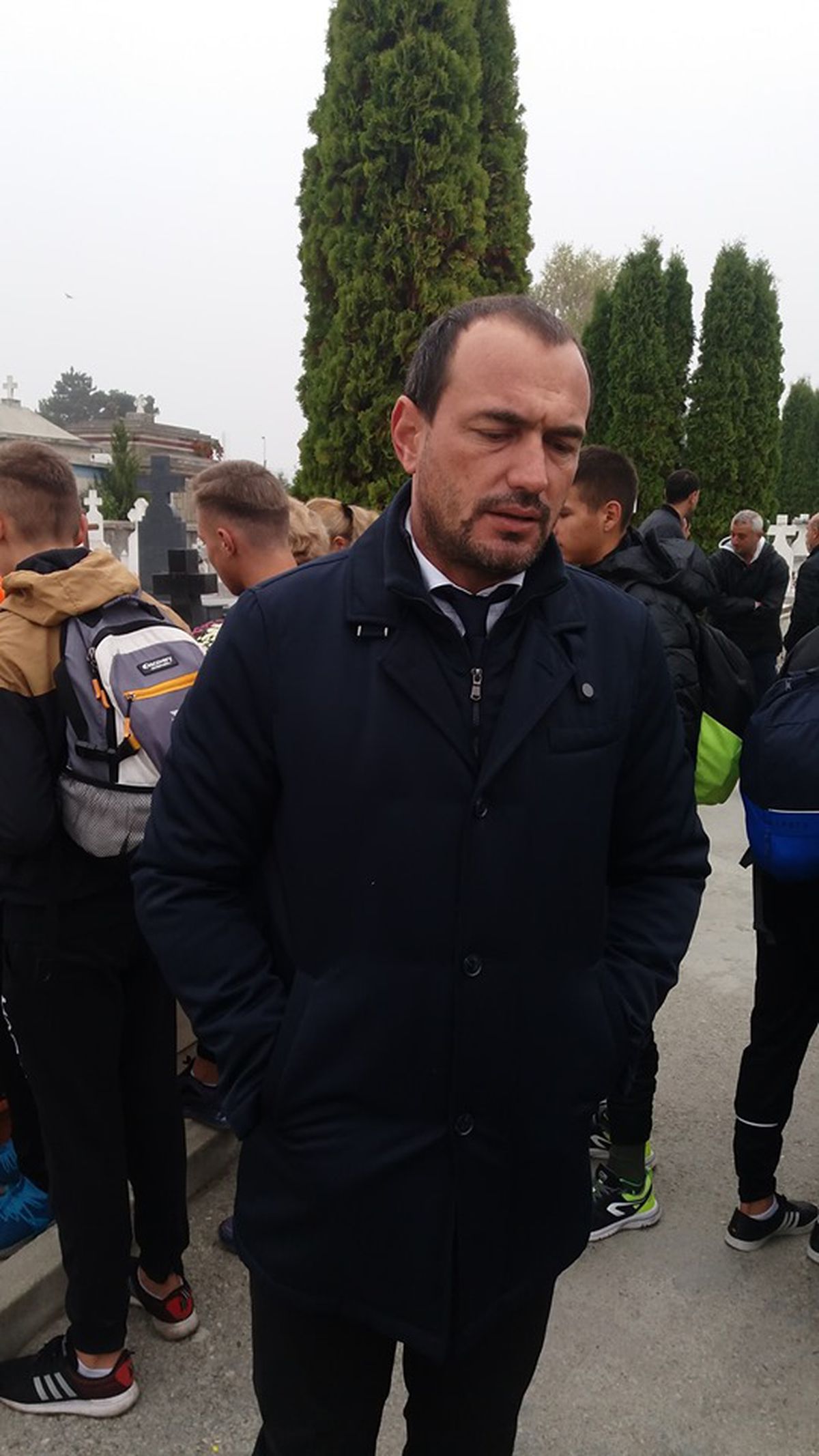 VIDEO+FOTO 12 ani fără Nicolae Dobrin » FC Argeș l-a comemorat pe „Gâscan” la cimitirul Sfântu Gheorghe