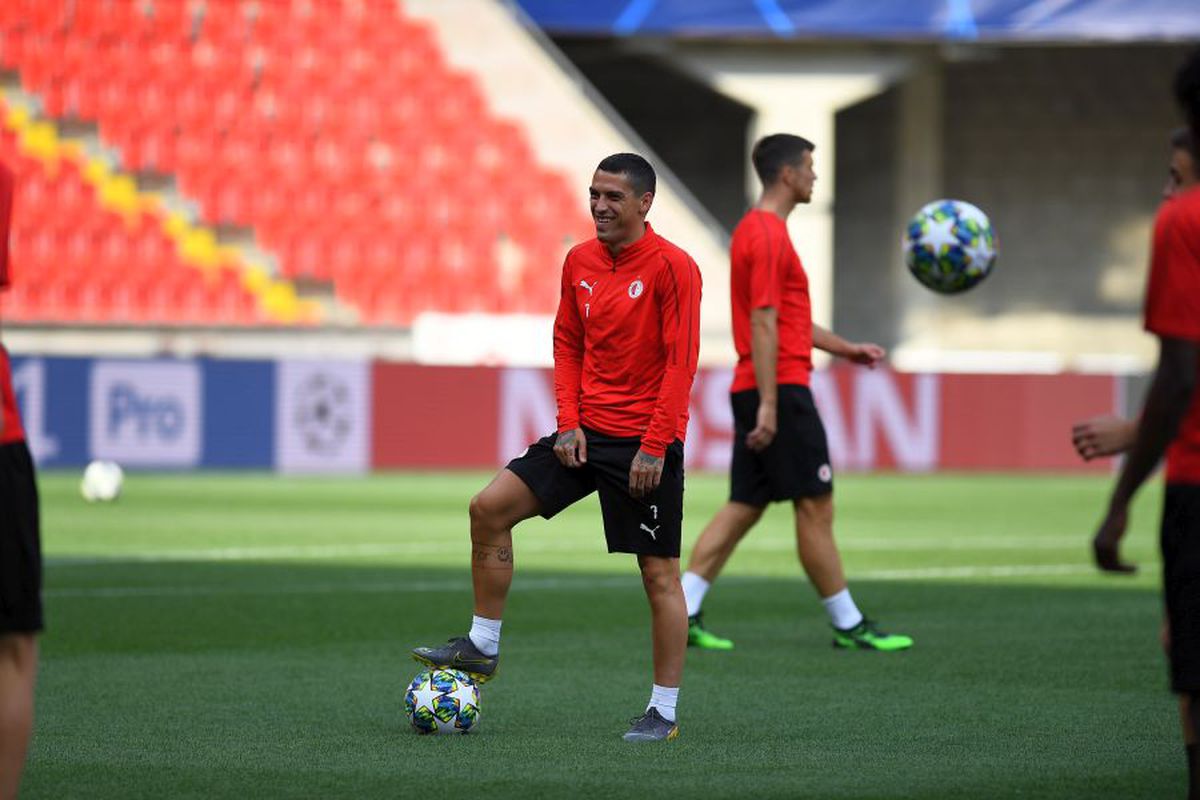 SLAVIA PRAGA - CFR CLUJ // Nicolae Stanciu și colegii săi au făcut antrenamentul oficial înaintea duelului cu CFR Cluj: „Suporterii ne împing de la spate”