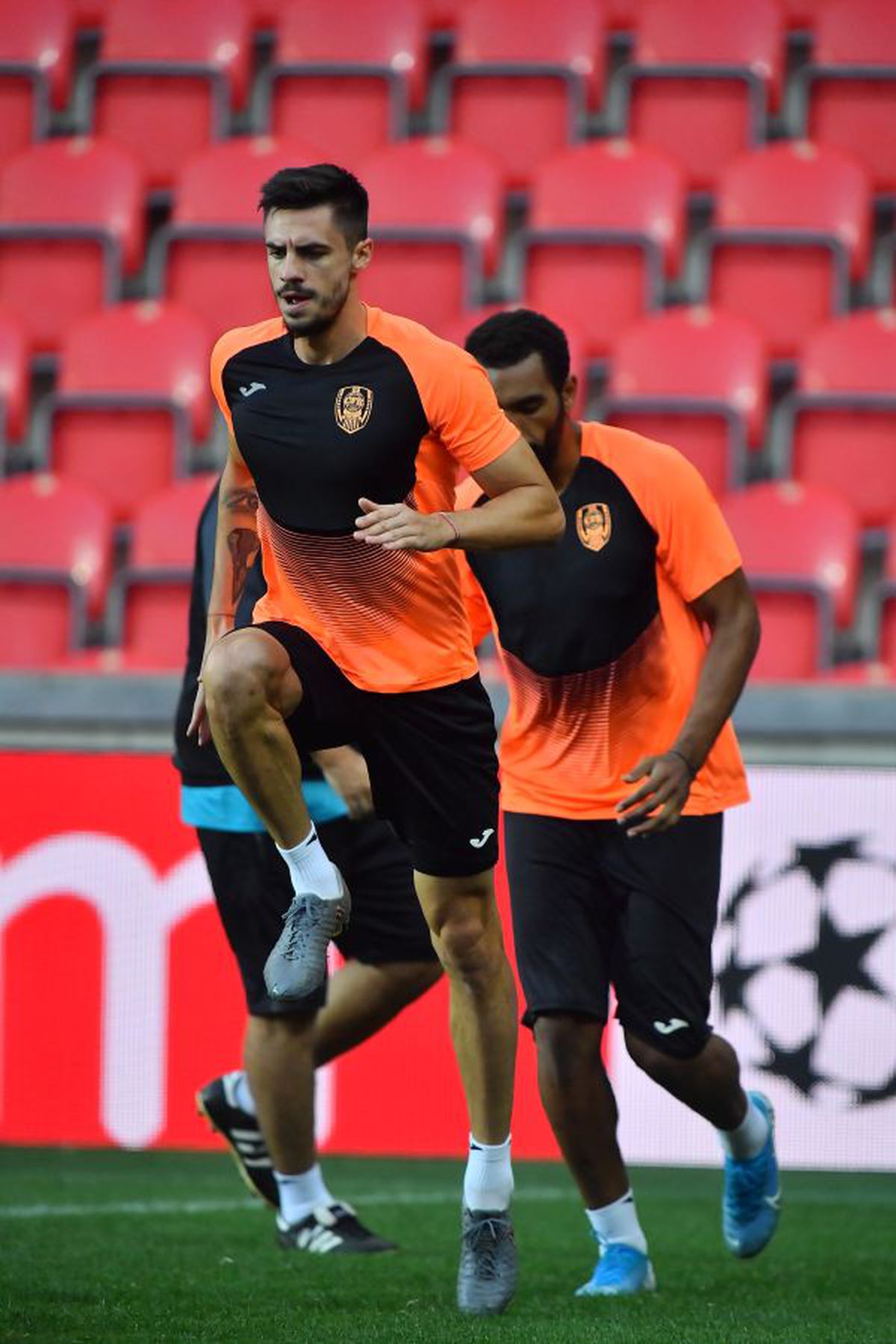 SLAVIA PRAGA - CFR CLUJ // VIDEO+FOTO Dan Petrescu se teme: „Slavia putea câștiga Europa League!” + Remarcă un detaliu surprinzător: „E inuman!”