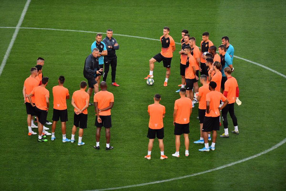 SLAVIA PRAGA - CFR CLUJ // VIDEO+FOTO Dan Petrescu se teme: „Slavia putea câștiga Europa League!” + Remarcă un detaliu surprinzător: „E inuman!”