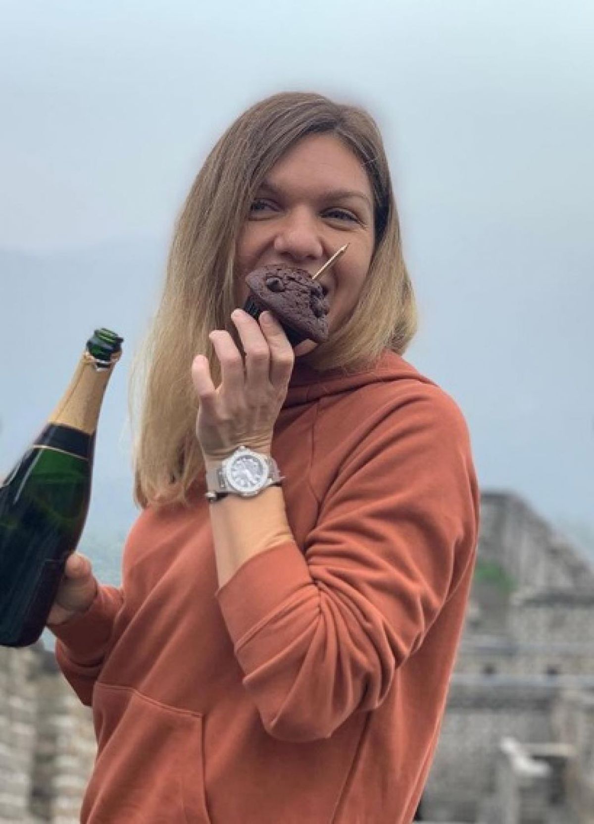 FOTO Simona Halep și-a sărbătorit ziua de naștere pe Marele Zid Chinezesc + Mesaj pentru Darren Cahill