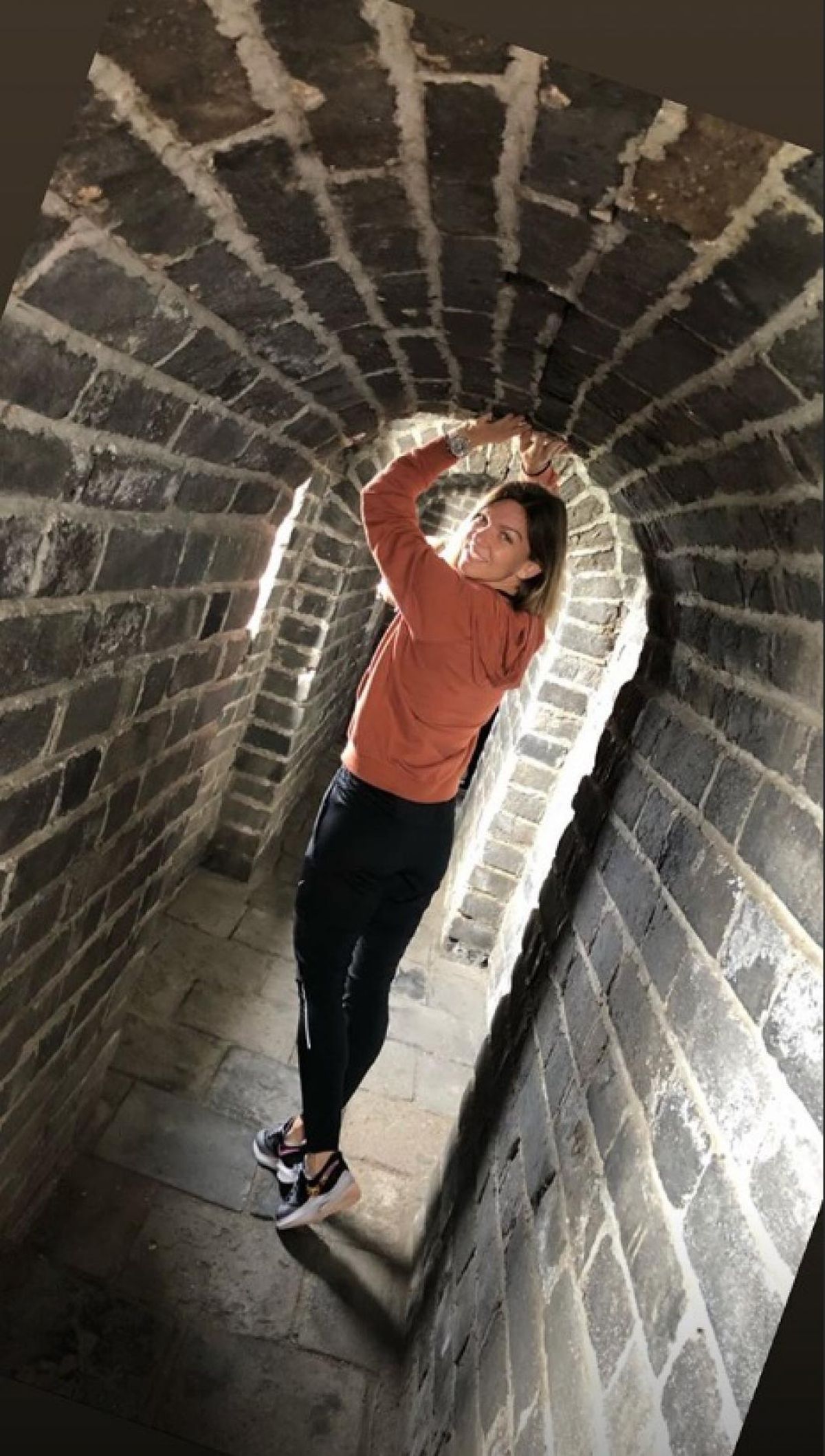 FOTO Simona Halep și-a sărbătorit ziua de naștere pe Marele Zid Chinezesc + Mesaj pentru Darren Cahill