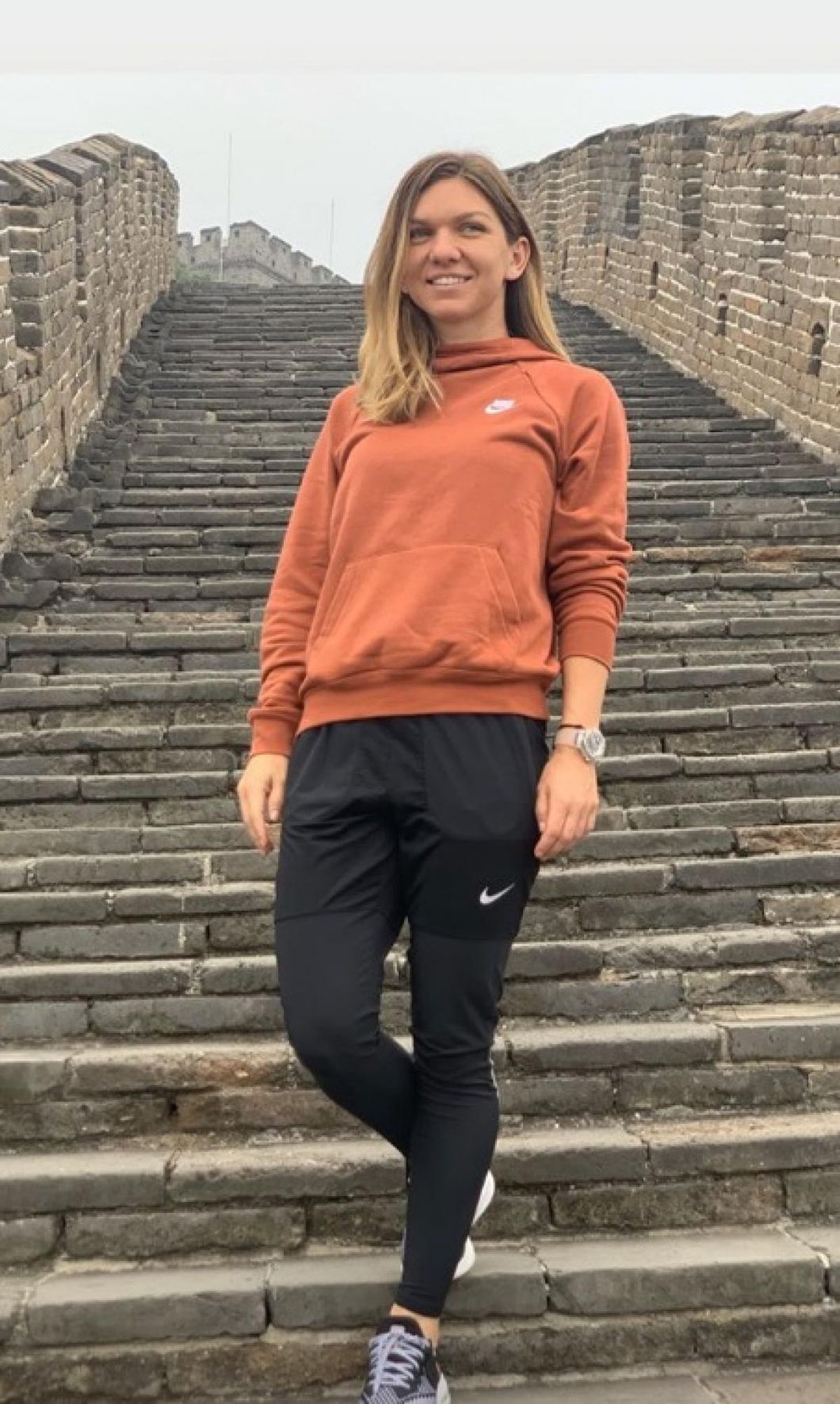 FOTO Simona Halep și-a sărbătorit ziua de naștere pe Marele Zid Chinezesc + Mesaj pentru Darren Cahill