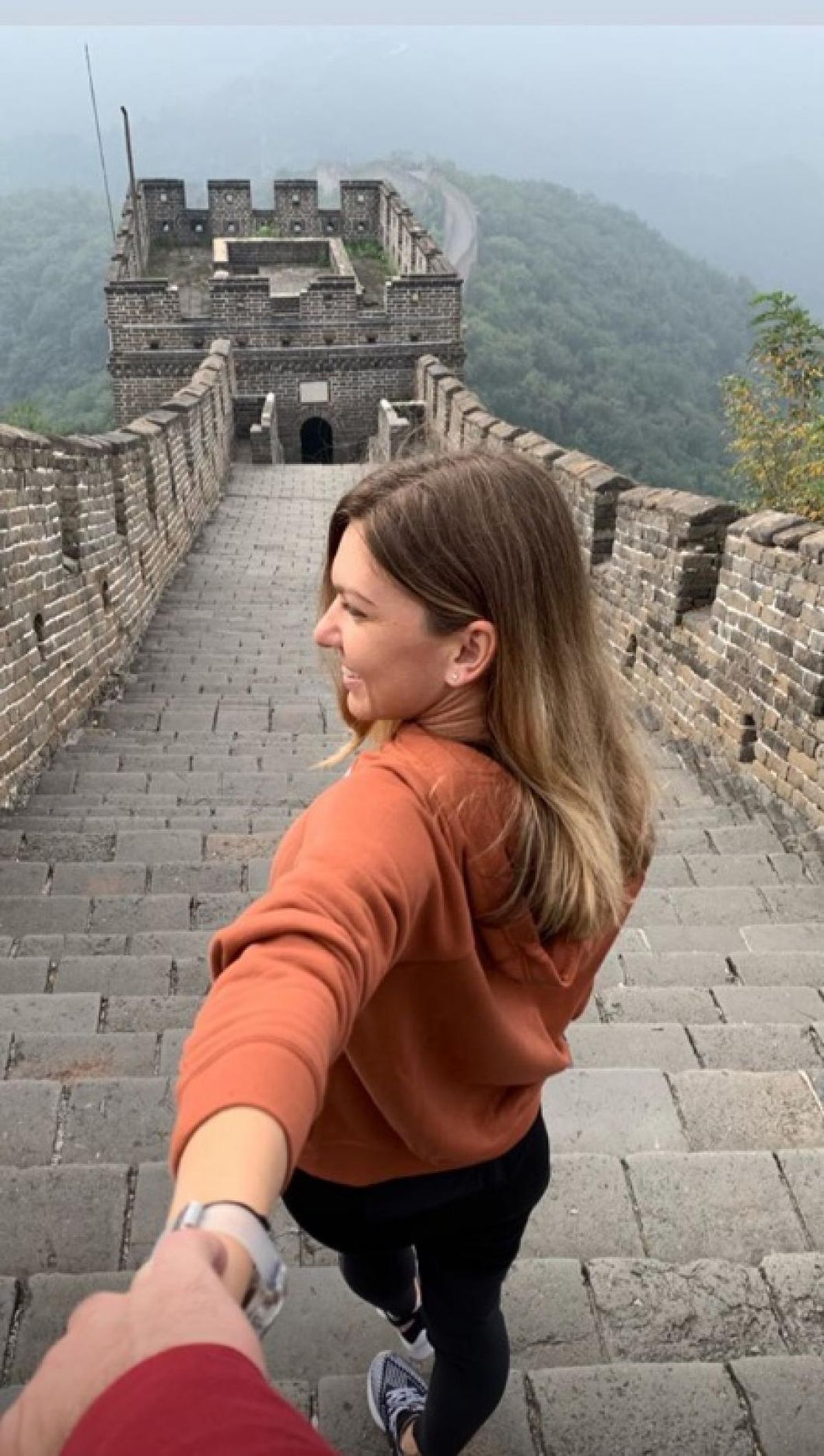 FOTO Simona Halep și-a sărbătorit ziua de naștere pe Marele Zid Chinezesc + Mesaj pentru Darren Cahill