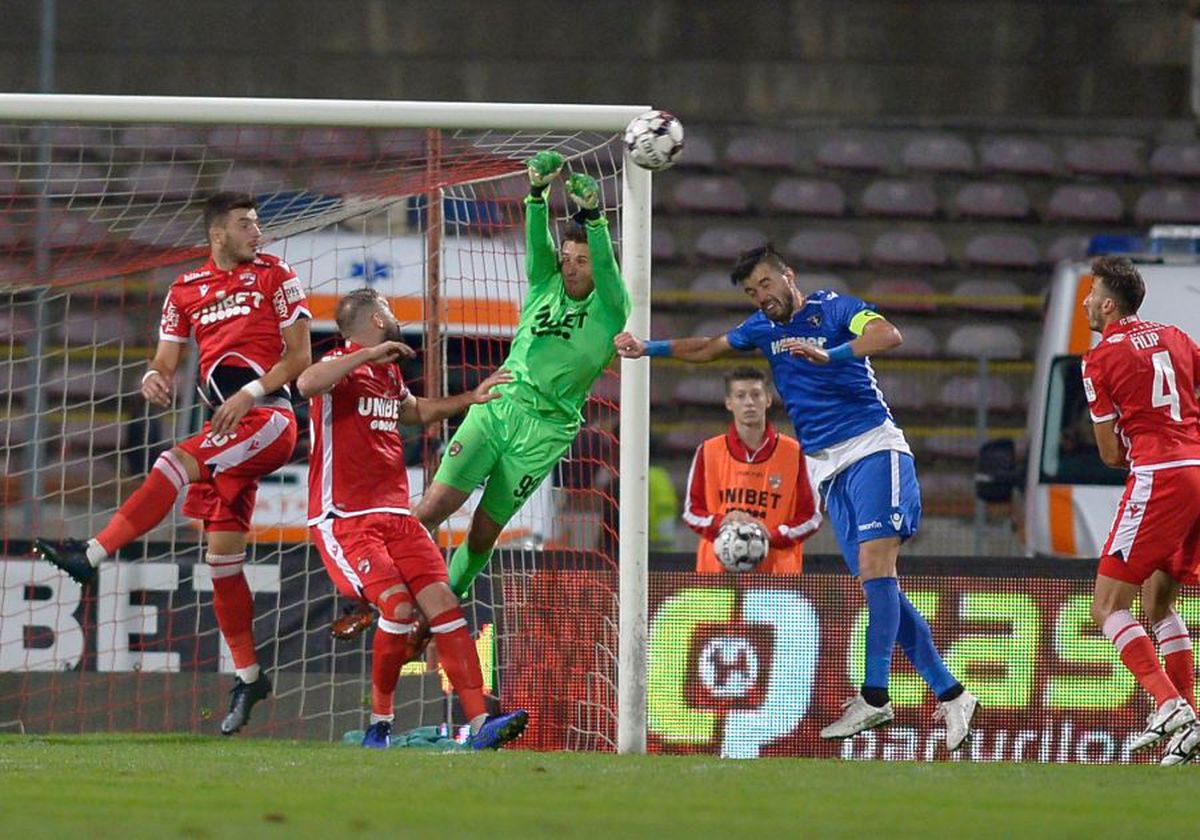 DINAMO - VOLUNTARI 2-1 // FOTO+ VIDEO Se vede play-off-ul! Dinamo luptă în tranșee cu Voluntariul, dar izbutește să-și adjudece punctele!