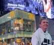 US OPEN // FOTO Simona Halep a mers în Times Square după calificarea în turul II » Cum s-a fotografiat românca