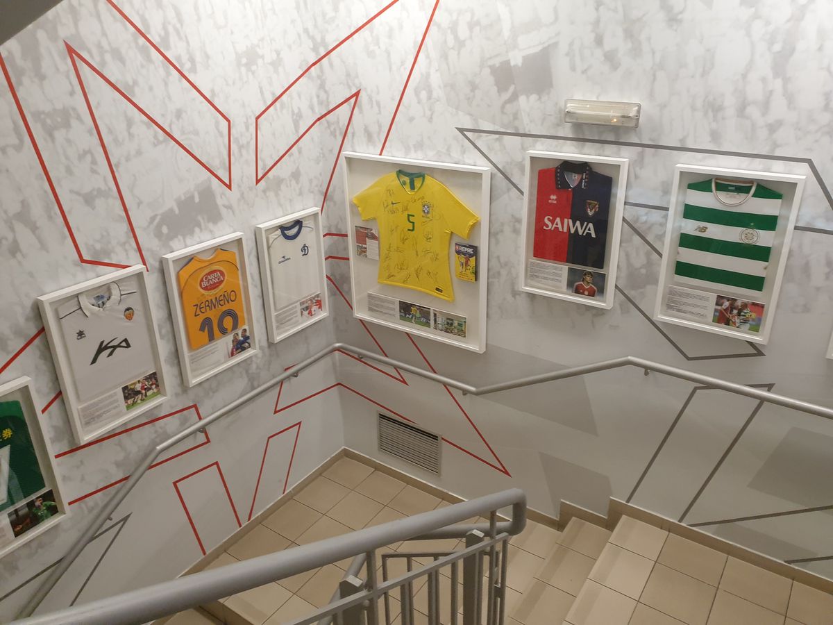 SLAVIA PRAGA - CFR CLUJ // FOTO&VIDEO Cehii au păstrat tricoul Stelei de la singurul meci al lui Gheorghe Hagi ca antrenor în grupele Champions League