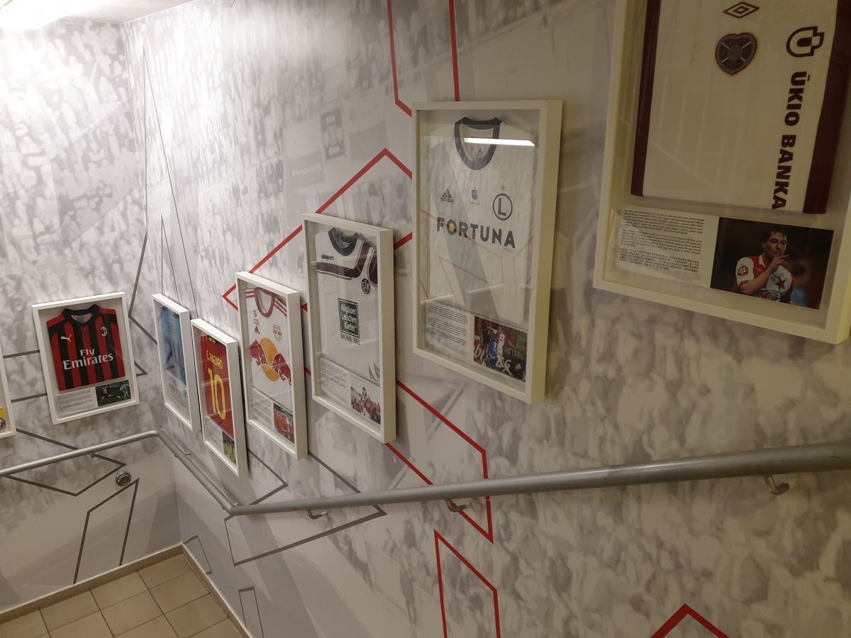 SLAVIA PRAGA - CFR CLUJ // FOTO&VIDEO Cehii au păstrat tricoul Stelei de la singurul meci al lui Gheorghe Hagi ca antrenor în grupele Champions League