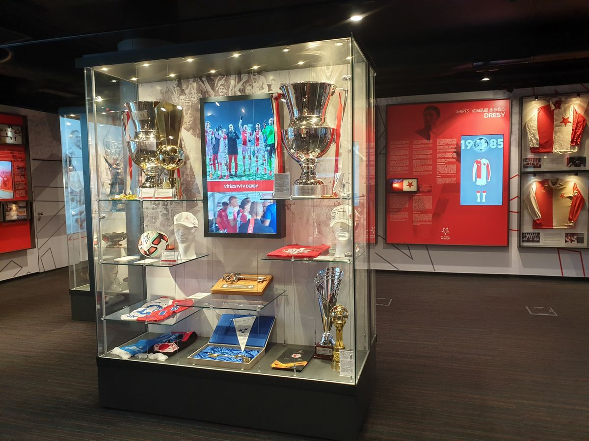 SLAVIA PRAGA - CFR CLUJ // FOTO&VIDEO Cehii au păstrat tricoul Stelei de la singurul meci al lui Gheorghe Hagi ca antrenor în grupele Champions League