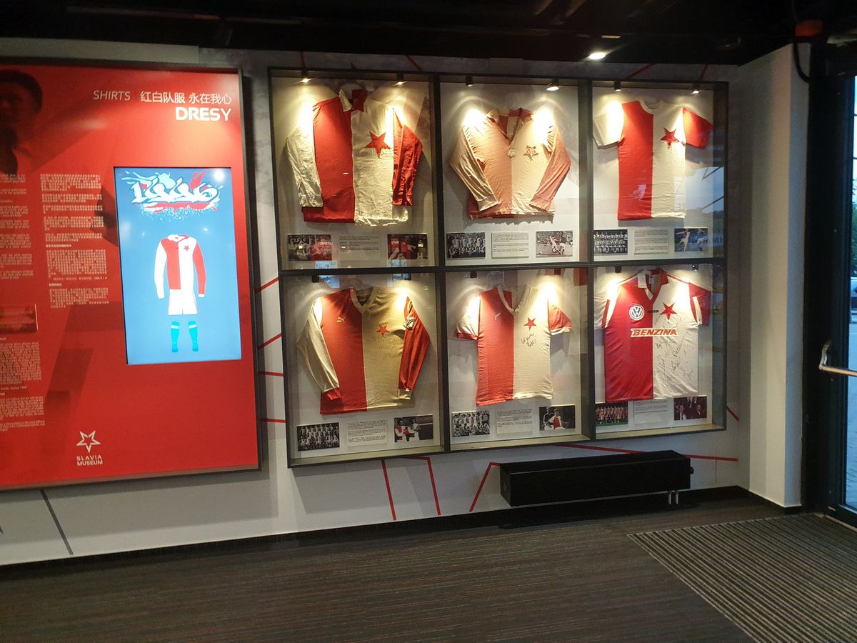 SLAVIA PRAGA - CFR CLUJ // FOTO&VIDEO Cehii au păstrat tricoul Stelei de la singurul meci al lui Gheorghe Hagi ca antrenor în grupele Champions League