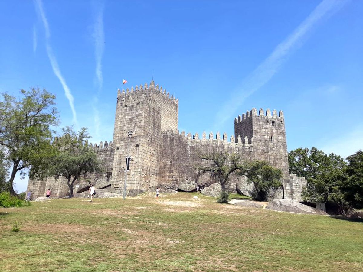 GUIMARAES - FCSB // GALERIE FOTO Moare FCSB unde s-a născut Portugalia? Reportaj GSP din Guimaraes, orașul-poveste care a fost „sâmburele” țării