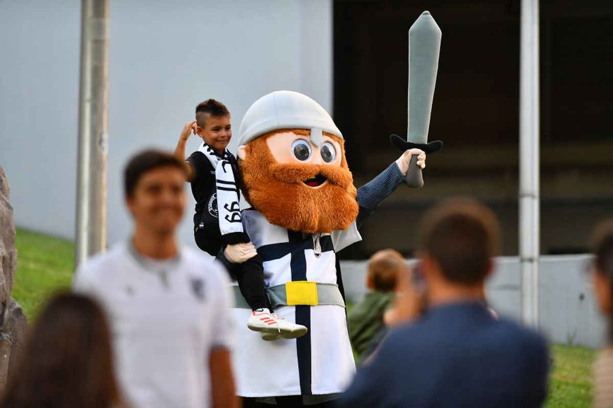 GUIMARAES - FCSB 1-0 // FCSB, out din Europa League după o prestație penibilă! Cronică de Remus Răureanu: „Calificarea ar fi aruncat la gunoi logica, toată teoria din fotbal și bunul simț”
