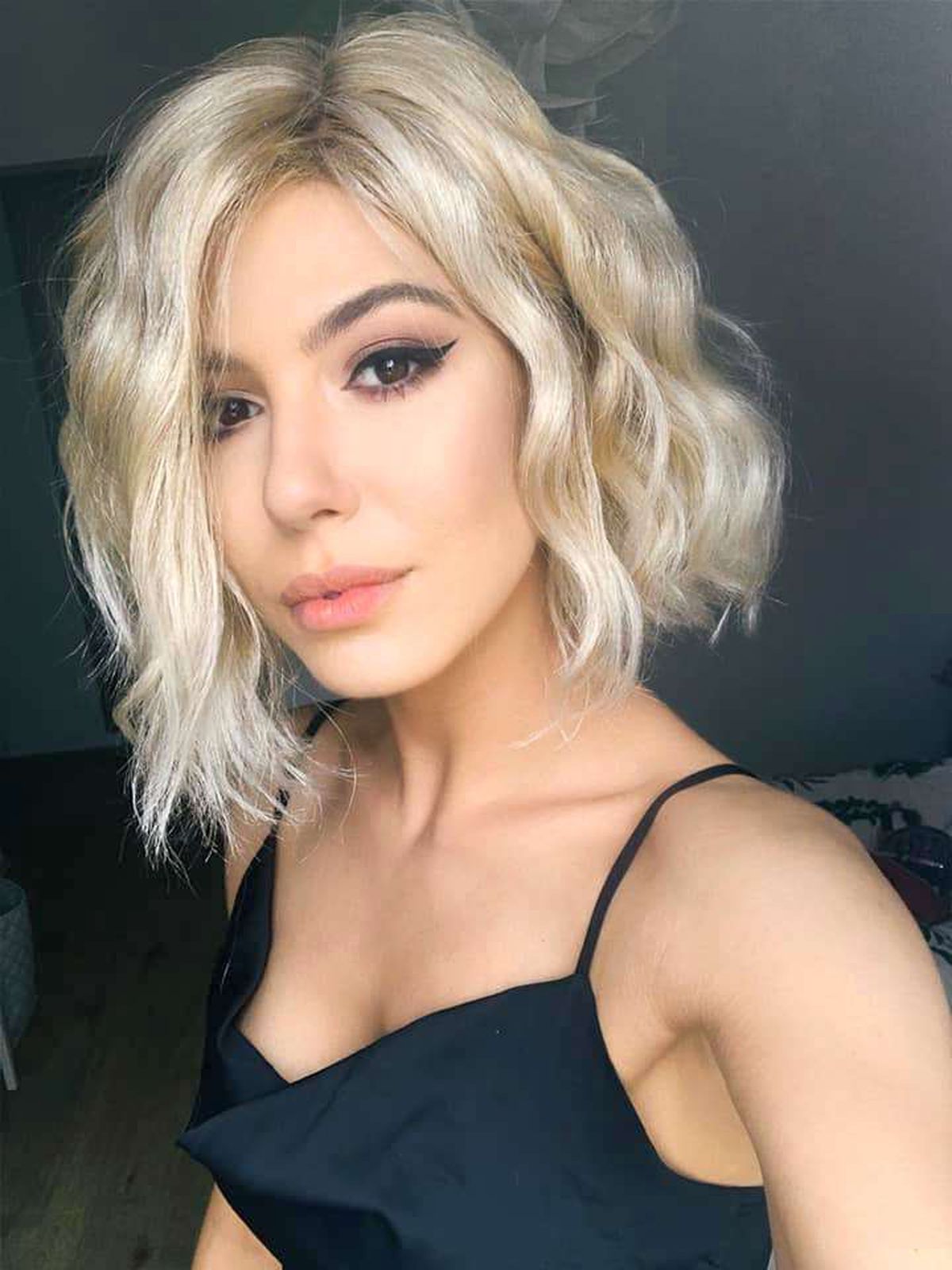 A încins imaginația multor bărbați! GALERIE FOTO incendiară cu artista din România care l-a dat gata și pe Smiley