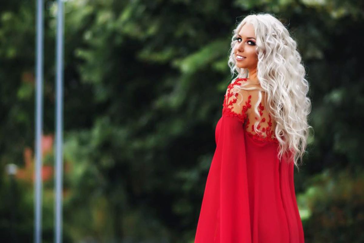 VIDEO+FOTO Cea mai sexy voluntară de la FRF! Va fi prezentă la meciul cu Spania și la EURO 2020