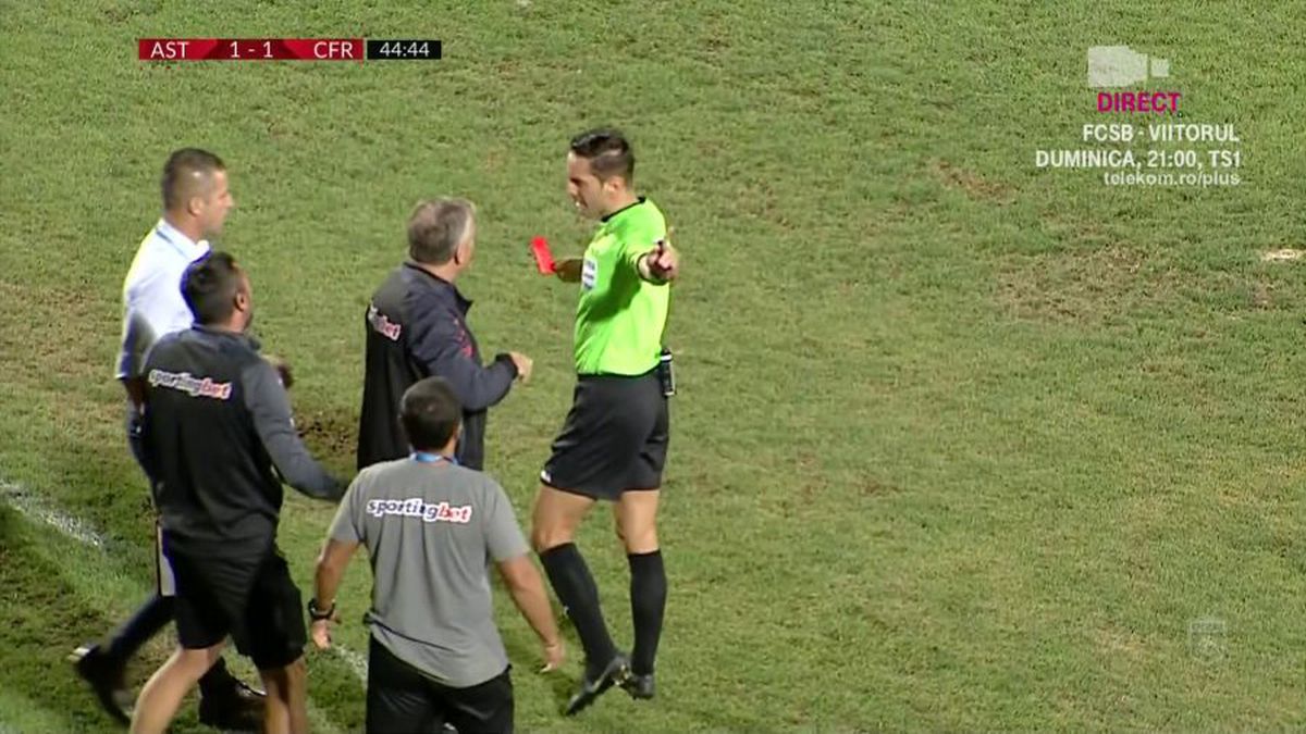 ASTRA - CFR CLUJ // FOTO Dan Petrescu, derapaj grosolan » L-a înjurat pe Sebastian Colțescu și a fost eliminat: „Du-te în p**a mea! Ce face jegul ăla?!”