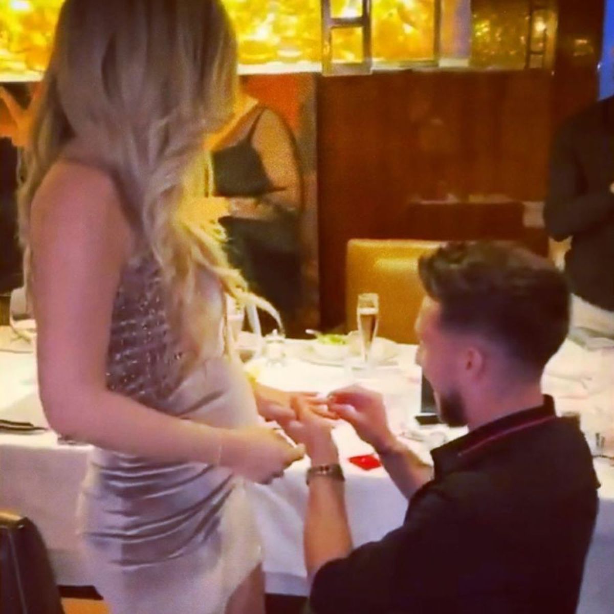 VIDEO + FOTO Alexandru Băluță și-a cerut iubita în căsătorie! Moment superb în Dubai