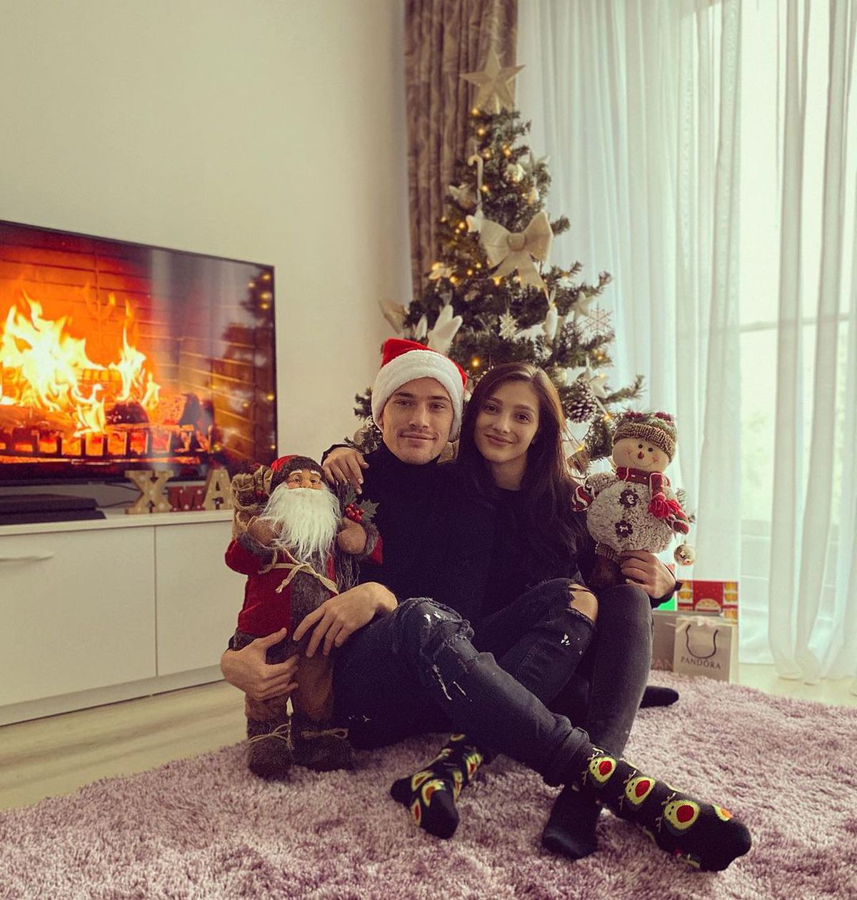 FOTO. Cum au petrecut Revelionul starurile de la FCSB » Coman, poze incendiare cu iubita